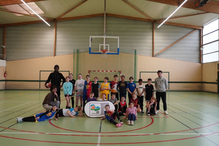 𝗠𝗜𝗡𝗜-𝗖𝗔𝗠𝗣 - 𝗟𝗢𝗨𝗗É𝗔𝗖 ⛹️