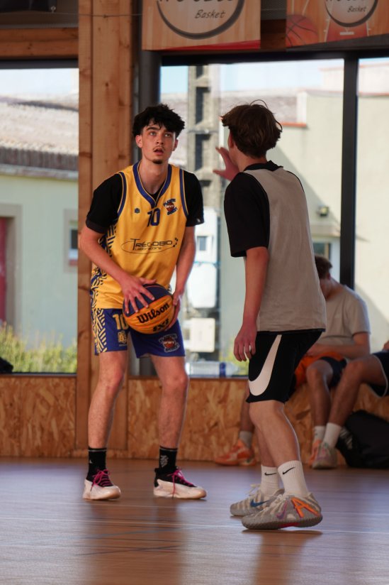 𝗦𝗧𝗢𝗣 𝟯 - 𝗨𝟭𝟴𝗠 🎞️